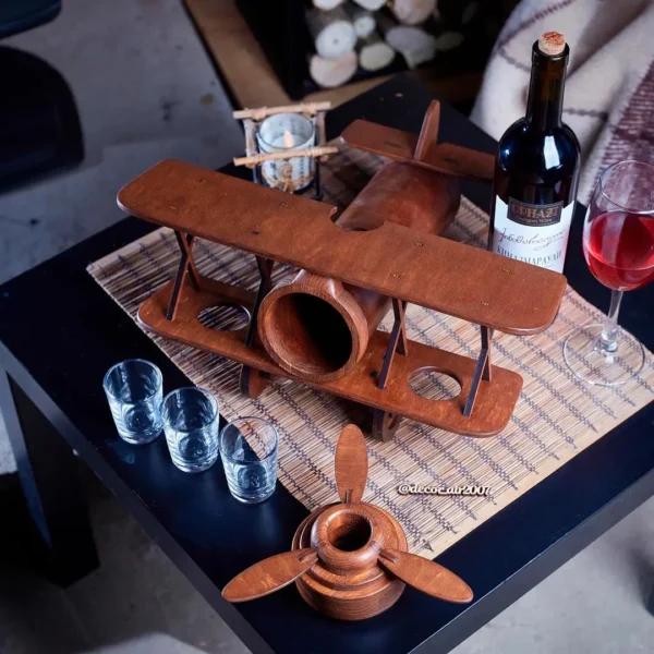 Деревянный мини-бар самолет настольный для вина купить в подарок с рюмками и надписью по классной цене и с доставкой по РБ